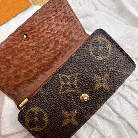 AUTHENTIC Louis Vuitton key holder. Monogram pattern. - Picture 11 of 13